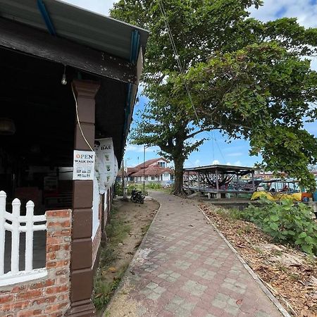 Roomstay By Abe Cottage Kampung Kuala Besut Bagian luar foto